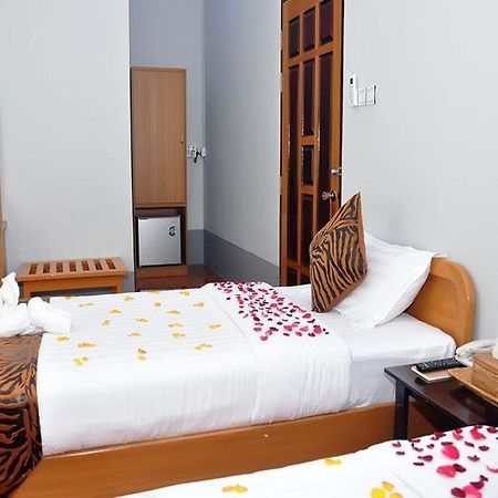 Royal Tulip Hotel Mandalay Esterno foto