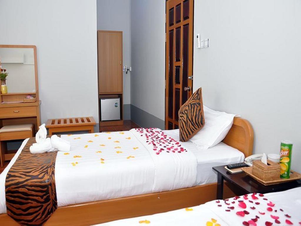 Royal Tulip Hotel Mandalay Esterno foto