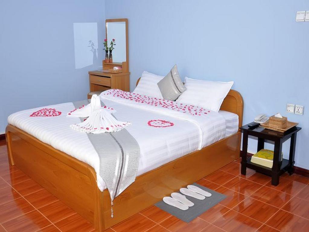 Royal Tulip Hotel Mandalay Esterno foto
