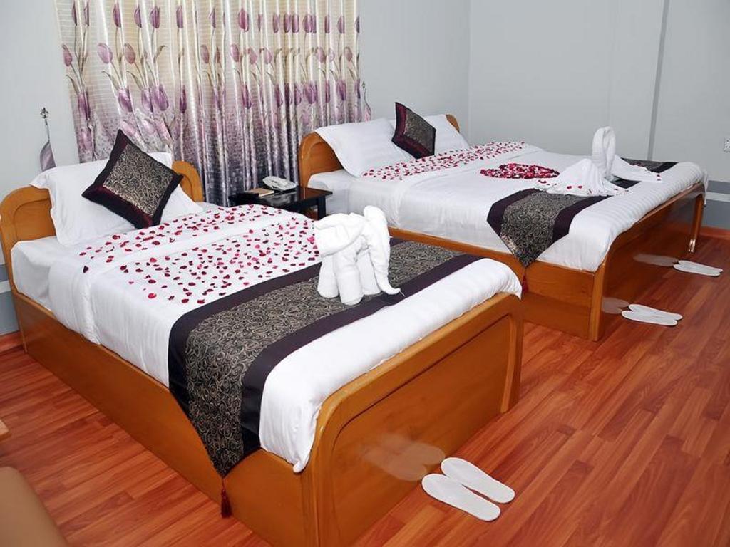 Royal Tulip Hotel Mandalay Esterno foto