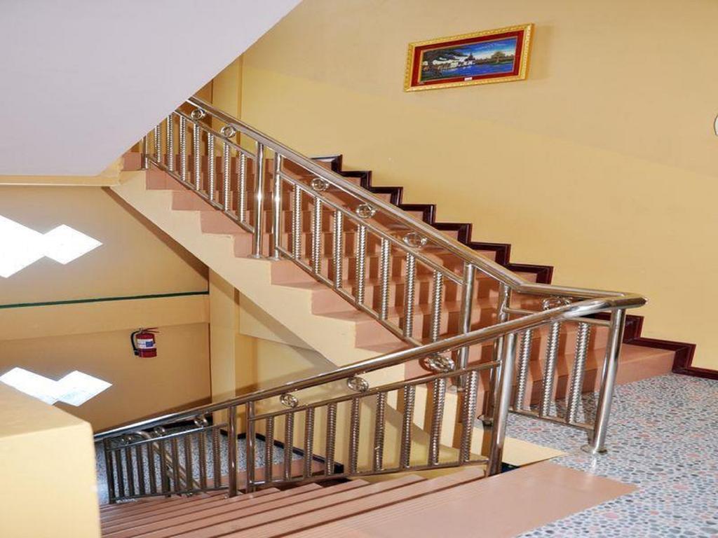 Royal Tulip Hotel Mandalay Esterno foto