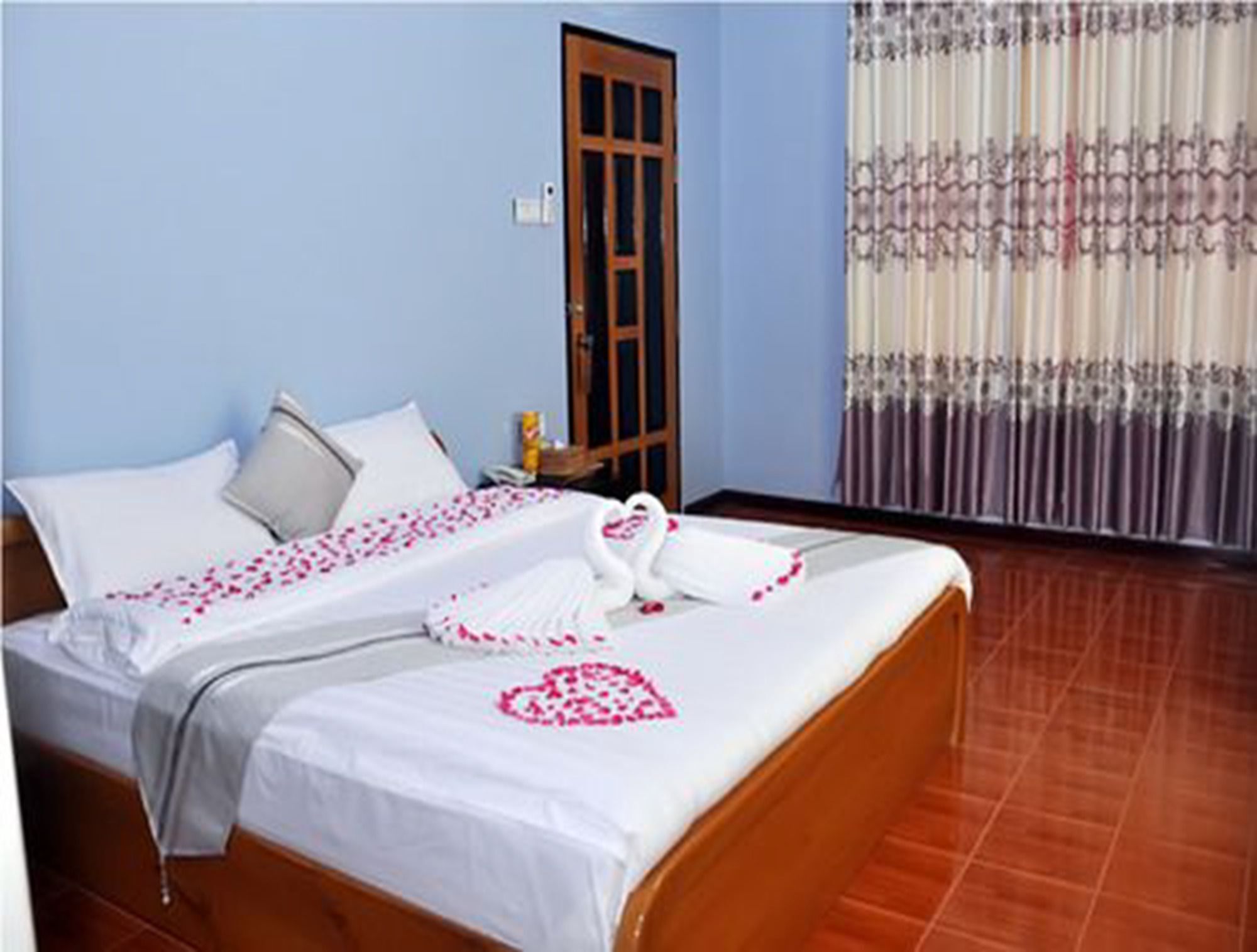 Royal Tulip Hotel Mandalay Esterno foto